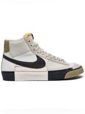 Nike Mid-Top Sneaker White Black Olive